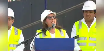 Dina Boluarte: La crisis es generada por un grupo violentista y radical que quiere el anacronismo Dina Boluarte: La crisis es generada por un grupo violentista y radical que quiere el anacronismo