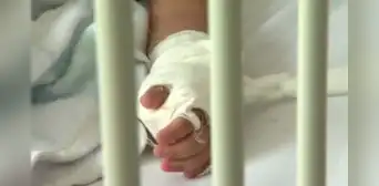 Niño de 3 años queda en coma tras recibir brutal golpiza del novio de su madre Niño de 3 años queda en coma tras recibir brutal golpiza del novio de su madre