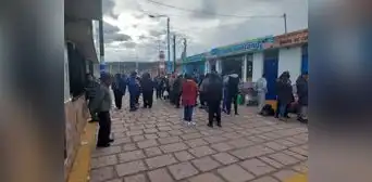 Migraciones abrió oficina en puerto de Puno y lancheros cobran S/120 por viajar a Bolivia Migraciones abrió oficina en puerto de Puno y lancheros cobran S/120 por viajar a Bolivia