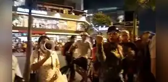 Grupo La Resistencia ataca a manifestantes en parque Kennedy
