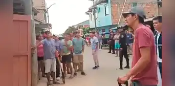 De milagro, 4 obreros sobreviven tras quedar sepultados bajo tierra por casi una hora De milagro, 4 obreros sobreviven tras quedar sepultados bajo tierra por casi una hora