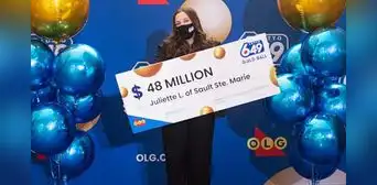 Joven celebra sus 18 años jugando a la lotería por primera vez y gana 35 millones de dólares Joven celebra sus 18 años jugando a la lotería por primera vez y gana 35 millones de dólares