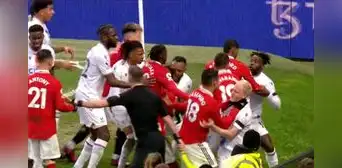 Casemiro ahorcó a un rival en pleno partido y recibió la tarjeta roja tras revisión en el VAR