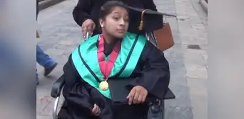 Joven con parálisis cerebral logró grado de bachiller en Contabilidad Joven con parálisis cerebral logró grado de bachiller en Contabilidad