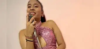 Azucena Calvay y Los Rebeldes de la Cumbia serían denunciados por presuntamente copiar el nombre del grupo Azucena Calvay y Los Rebeldes de la Cumbia serían denunciados por presuntamente copiar el nombre del grupo