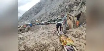 Huaico sepulta a 36 personas y arrasa con anexos de Camaná