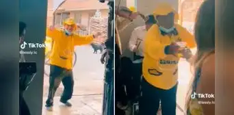 Heladero se une a fiesta familiar y suelta los ‘pasos prohibidos’ al ritmo de huayno Heladero se une a fiesta familiar y suelta los ‘pasos prohibidos’ al ritmo de huayno