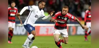 Hinchas elogian a André Carrillo por jugar de '5' ante Flamengo: "Marcó como los dioses" Hinchas elogian a André Carrillo por jugar de '5' ante Flamengo: "Marcó como los dioses"