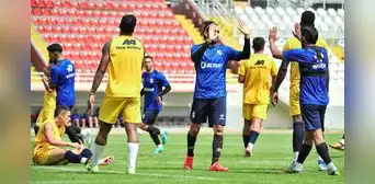Melgar y Binacional siguen entrenando Melgar y Binacional siguen entrenando