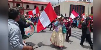 Persisten huelgas en provincias de Puno por renuncia de Dina Boluarte Persisten huelgas en provincias de Puno por renuncia de Dina Boluarte