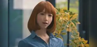 Erica, la robot que 'entiende' los chistes y puede reírse de ellos como un humano