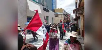 “No somos un pequeño grupo”: cientos de personas siguen protestando en Puno “No somos un pequeño grupo”: cientos de personas siguen protestando en Puno