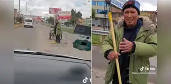 Ciudadano limpió avenida afectada por protestas en Puno: “Vale un Perú” Ciudadano limpió avenida afectada por protestas en Puno: “Vale un Perú”