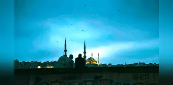 ¿Qué son los destellos de luz que aparecieron en cielo antes del terremoto en Turquía?