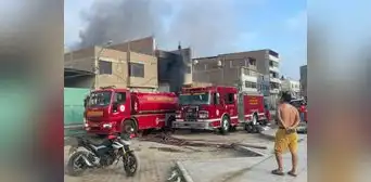 Chiclayo: incendio de grandes proporciones consumió taller mecánico y afectó a 3 vehículos Chiclayo: incendio de grandes proporciones consumió taller mecánico y afectó a 3 vehículos