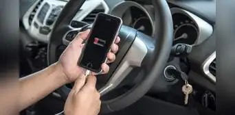 ¿Por qué no es recomendable cargar tu teléfono en el puerto USB del auto? Te explicamos ¿Por qué no es recomendable cargar tu teléfono en el puerto USB del auto? Te explicamos