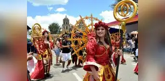 Se corona como reina del carnaval de Cajamarca la hermana gemela de la ganadora del 2022 Se corona como reina del carnaval de Cajamarca la hermana gemela de la ganadora del 2022