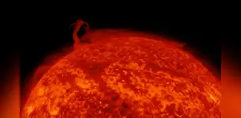 La NASA detecta un inexplicable torbellino en el polo norte del Sol