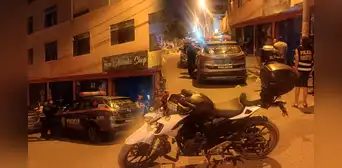 Crimen en SJL: sicarios entran a barbería y asesinan a un adolescente de 16 años Crimen en SJL: sicarios entran a barbería y asesinan a un adolescente de 16 años
