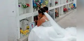 Novia a punto de casarse visita cementerio para pedir bendición a su padre fallecido por COVID‑19 Novia a punto de casarse visita cementerio para pedir bendición a su padre fallecido por COVID‑19