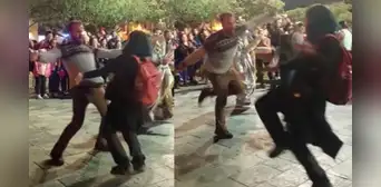 Turistas extranjeros son ovacionados al bailar carnaval en plaza de Armas de Cajamarca Turistas extranjeros son ovacionados al bailar carnaval en plaza de Armas de Cajamarca