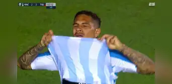 Paolo Guerrero anotó en su debut con Racing, pero se lo anularon por ayudarse con la mano Paolo Guerrero anotó en su debut con Racing, pero se lo anularon por ayudarse con la mano