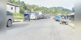 Policía libera vías tomadas por manifestantes en Madre de Dios Policía libera vías tomadas por manifestantes en Madre de Dios