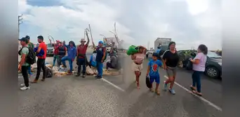 Más de 2.000 ronderos bloquearon carretera que une Piura con Chiclayo y otras provincias Más de 2.000 ronderos bloquearon carretera que une Piura con Chiclayo y otras provincias