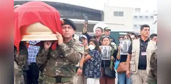 Familiares de policías asesinados en el Vraem exigen justicia Familiares de policías asesinados en el Vraem exigen justicia