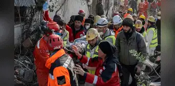 “¿Qué día es hoy?": mujer es salvada luego de 228 horas bajo los escombros por siniestro en Turquía “¿Qué día es hoy?": mujer es salvada luego de 228 horas bajo los escombros por siniestro en Turquía