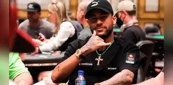 Neymar asistió a torneos de póker y cenó en McDonald's tras derrota del PSG ante Bayern Múnich