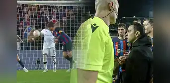 Xavi furioso con el árbitro tras el empate del Barcelona: "Era penalti como una catedral" Xavi furioso con el árbitro tras el empate del Barcelona: "Era penalti como una catedral"