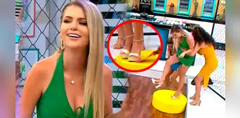 Brunella Horna pasa bochornoso momento en vivo luego de que sus zapatos quedaran pegados al suelo Brunella Horna pasa bochornoso momento en vivo luego de que sus zapatos quedaran pegados al suelo