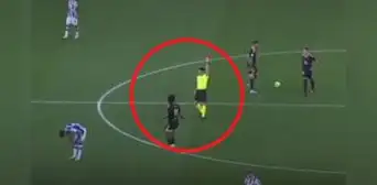 ¡Insólito! Renato Tapia recibió doble amarilla en segundos y fue expulsado del encuentro