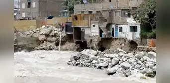 En Lima, 1.200 viviendas están en riesgo por desbordes de ríos En Lima, 1.200 viviendas están en riesgo por desbordes de ríos