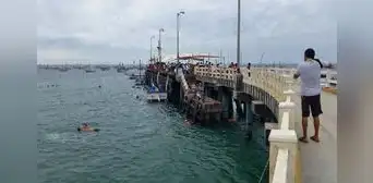 Pescadores exigen reconstruir muelle de El Ñuro tras oleajes anómalos en Piura Pescadores exigen reconstruir muelle de El Ñuro tras oleajes anómalos en Piura