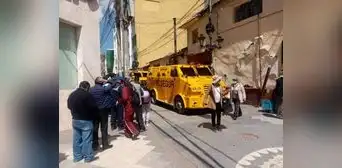 Vehículos de caudales llegaron con dinero a Puno, pero Banco de la Nación no atendió Vehículos de caudales llegaron con dinero a Puno, pero Banco de la Nación no atendió