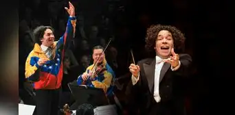 Gustavo Dudamel: ¿quién es el primer latino en dirigir la Orquesta Filarmónica de Nueva York?