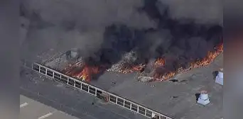 Fuerte explosión e incendio en fábrica metalúrgica en Ohio deja de momento 13 heridos Fuerte explosión e incendio en fábrica metalúrgica en Ohio deja de momento 13 heridos