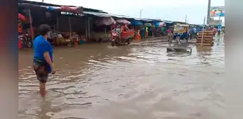 Lluvia de más de 5 horas inundó localidad fronteriza de Tumbes Lluvia de más de 5 horas inundó localidad fronteriza de Tumbes