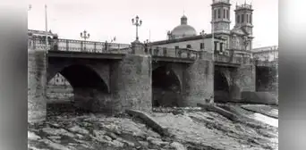 No se cae ni desploma: el puente Trujillo soportó un huaico, un terremoto y tiene 400 años de existencia No se cae ni desploma: el puente Trujillo soportó un huaico, un terremoto y tiene 400 años de existencia