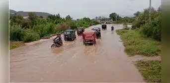 Lluvias intensas causan desborde de quebrada en Lambayeque Lluvias intensas causan desborde de quebrada en Lambayeque