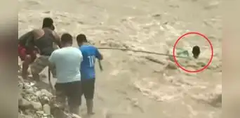 “No le salió bien”: joven intentó cruzar el río Chillón y casi fue arrastrado por la corriente