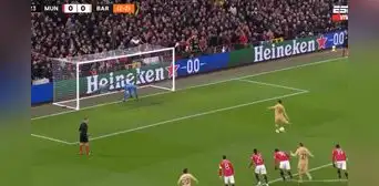 ¡Con suspenso! Lewandowski anotó el 1-0 del FC Barcelona a pesar del manotazo de De Gea ¡Con suspenso! Lewandowski anotó el 1-0 del FC Barcelona a pesar del manotazo de De Gea