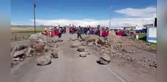 Aimaras de Platería acuerdan no desistir de huelga por renuncia de Dina Boluarte Aimaras de Platería acuerdan no desistir de huelga por renuncia de Dina Boluarte