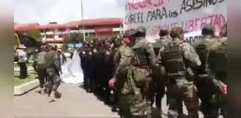 Manifestantes de Cusco denuncian acoso policial cuando realizaban protestas