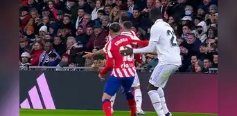 Ángel Correa se ganó la roja tras codazo a Rüdiger y solo estuvo 20 minutos en la cancha
