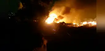 El Agustino: bomberos lograron controlar incendio en depósito municipal de autos El Agustino: bomberos lograron controlar incendio en depósito municipal de autos