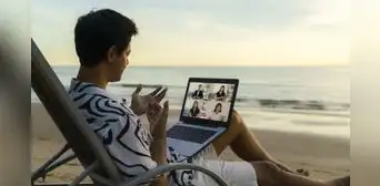Si viajo y cambio mi lugar de teletrabajo, ¿debo informarle a la empresa?