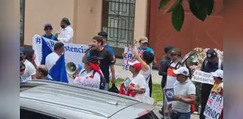 La Resistencia acosa y hostiga sede de la Coordinadora Nacional de Derechos Humanos